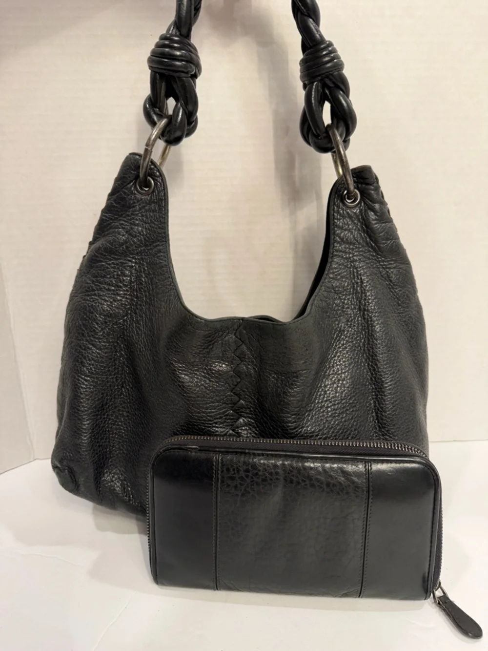 BOTTEGA VENETA Black Leather Hobo Bag with Braided Handle with matching wallet - Picture 5 of 10